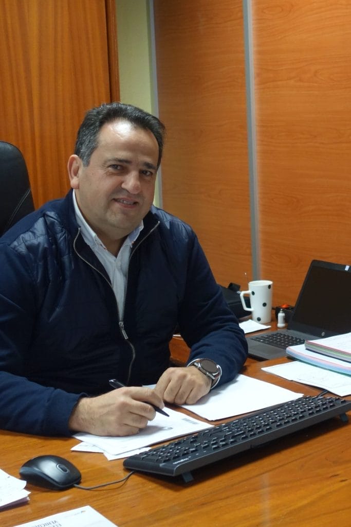 Ismael Gómez, Isuzu Bus.