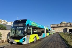 Saint‑Nazaire pone en marcha los primeros autobuses eléctricos articulados de Francia con tecnología de IVECO BUS