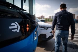 EMT Madrid prueba un sistema anti‑atropello exterior que abre una nueva etapa en la seguridad de los autobuses urbanos